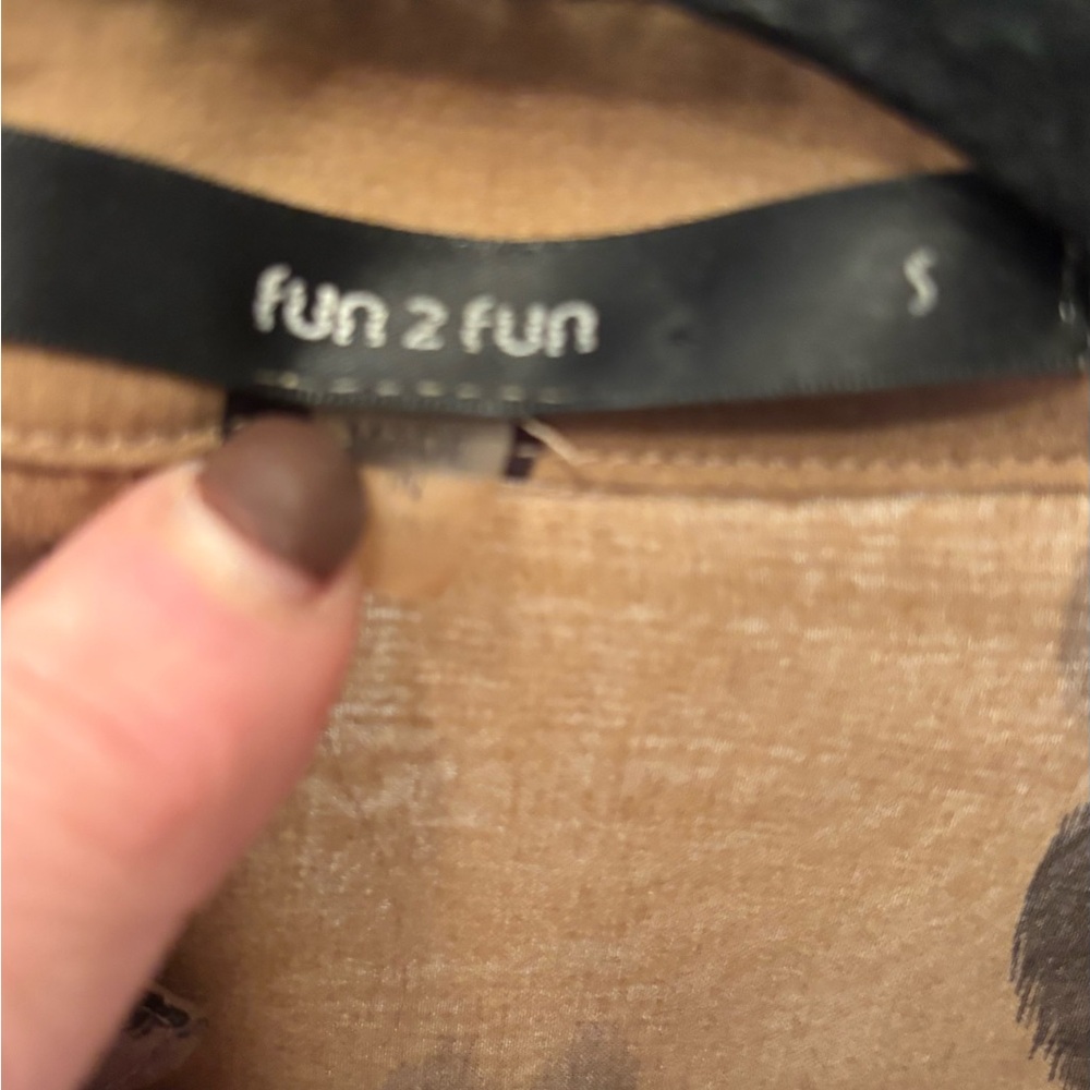 Fun 2 Fun Tan Heart Pattern Blouse - Picture 3 of 4